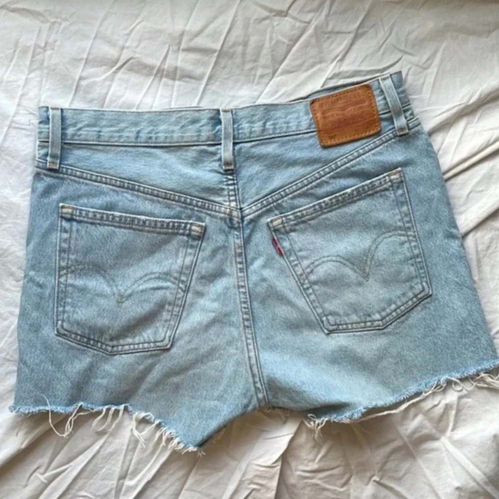 LEVI’S 501 HIGH RISE SHORTS - Picture 2 of 2